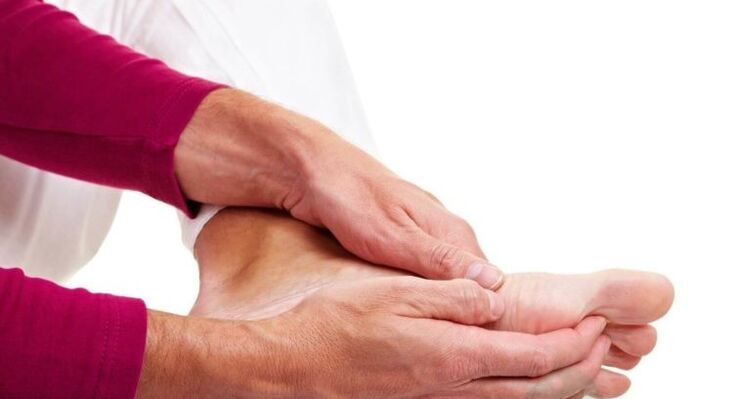 Doheem Behandlung fir Pilz ass an der éischter Etapp akzeptabel