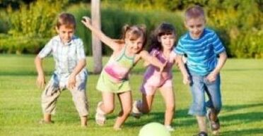 Kanner kënne mat Pilz dobaussen infizéiert ginn