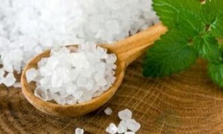 Salzbäder fir Pilz ze behandelen